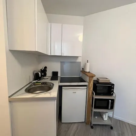 103 T2 Hyper Centre *